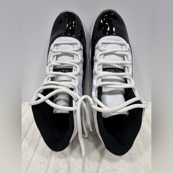 Air Jordan 11 Gratitude 2023 Men’s 11.5 White Black Gold CT8012-170 - Picture 15 of 16
